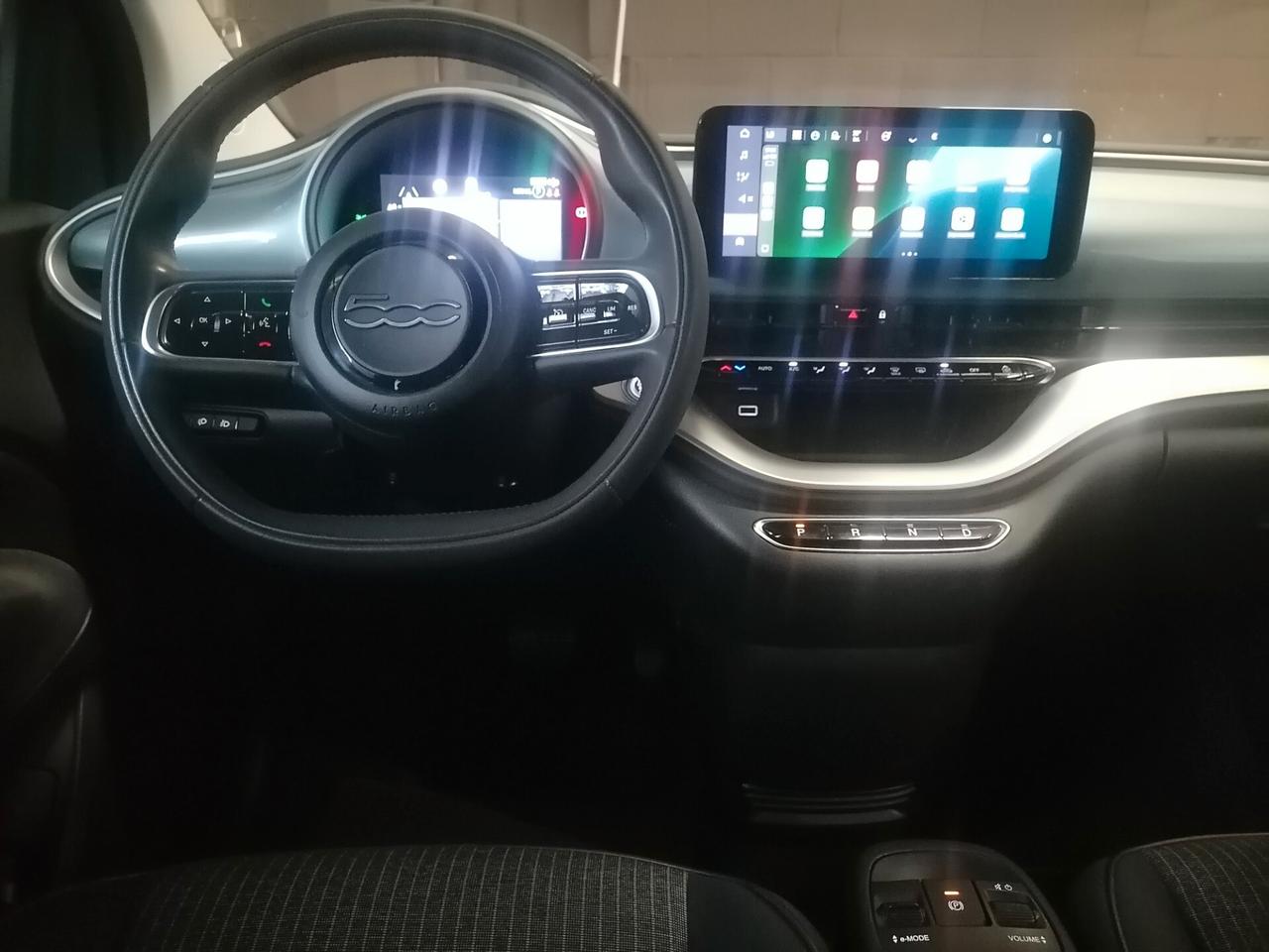 Fiat 500 500e Berlina 42 kWh La Prima