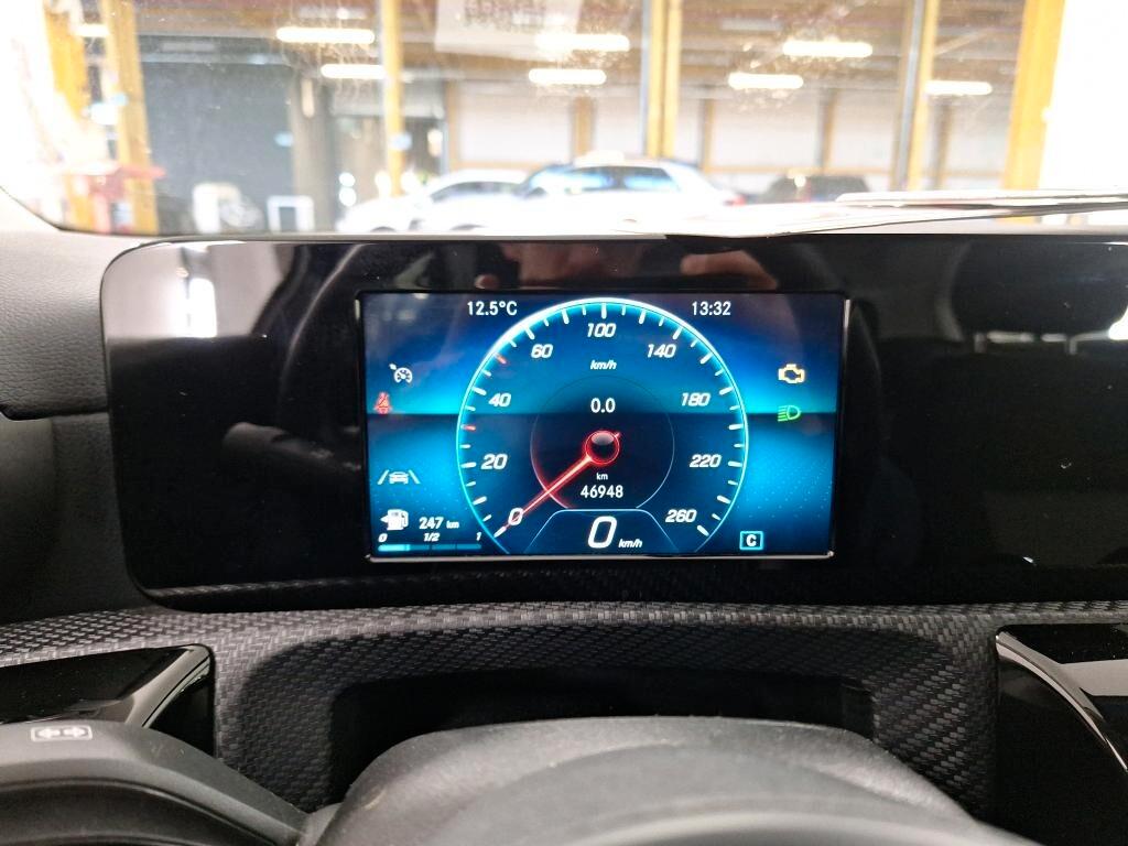 MERCEDES-BENZ A 180D 116CV 6M. BUSINESS SOLUTION ( NAVI - TELECAMERA POST. - CRUISE )