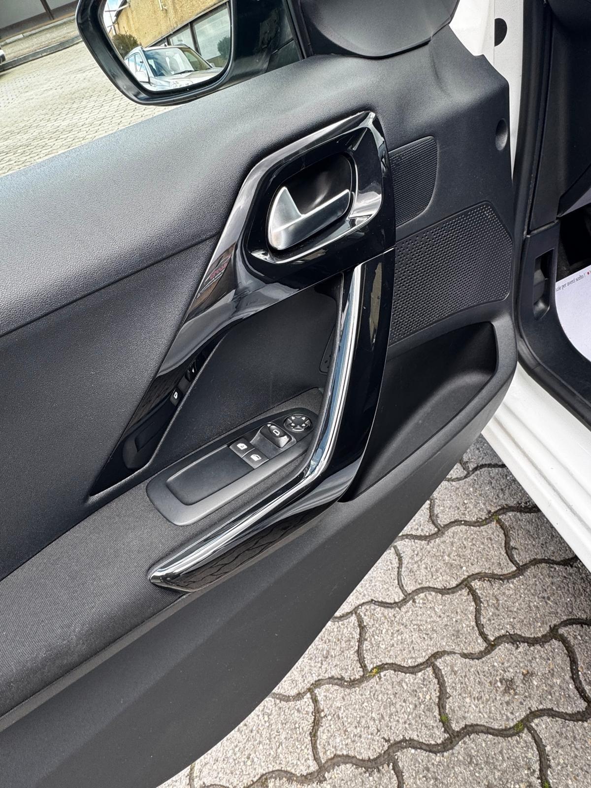 Peugeot 208 BlueHDi 75 5 porte Allure