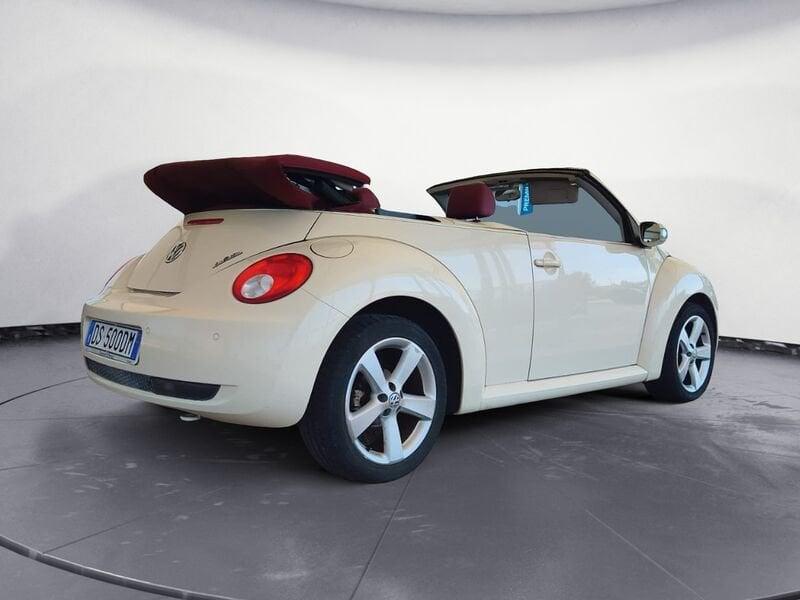 Volkswagen New Beetle New Beetle Cabrio 1.6 limited Red Edition