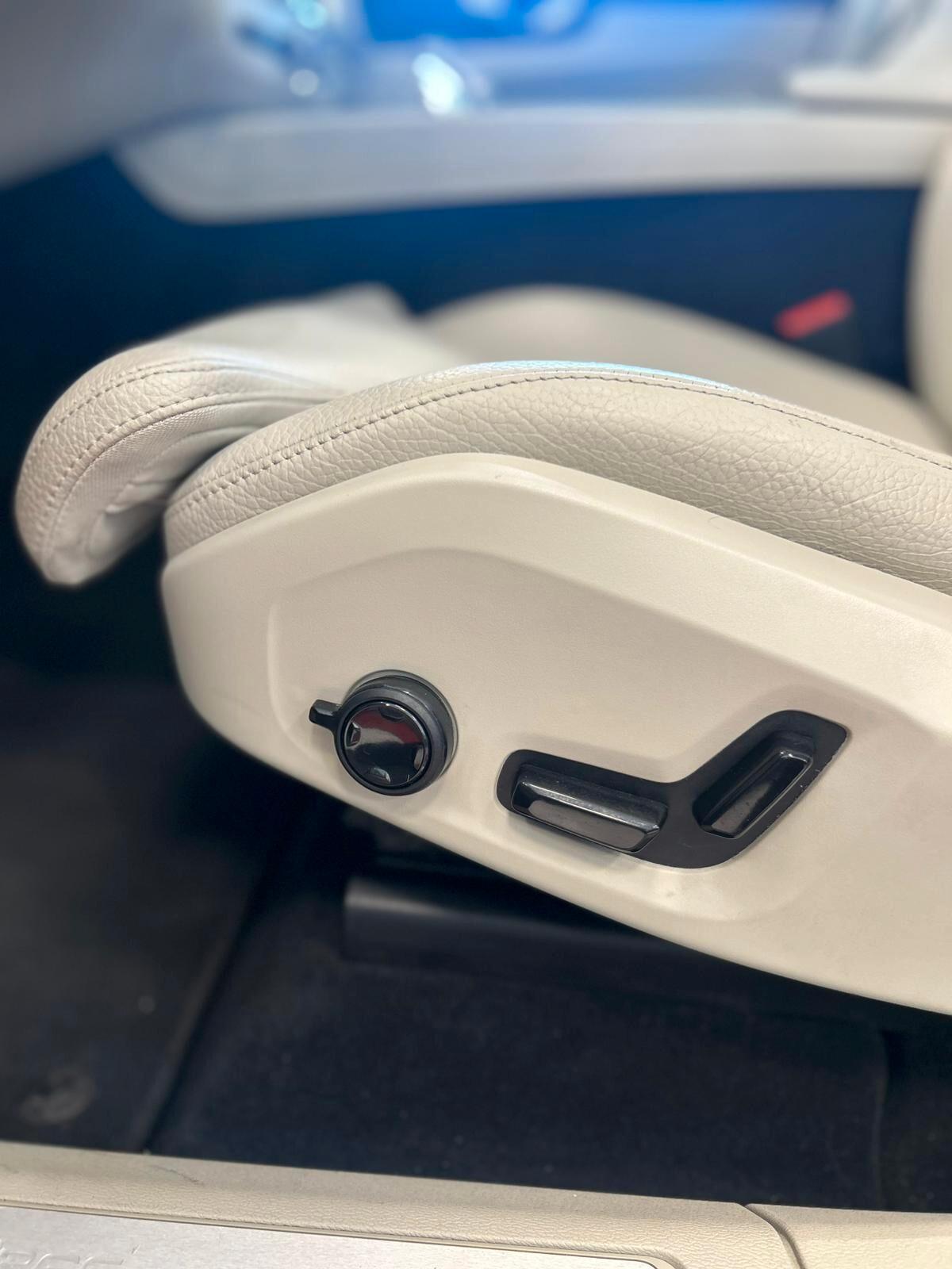 Volvo XC 60 XC60 T8 Recharge Plug-in Hybrid AWD Inscription