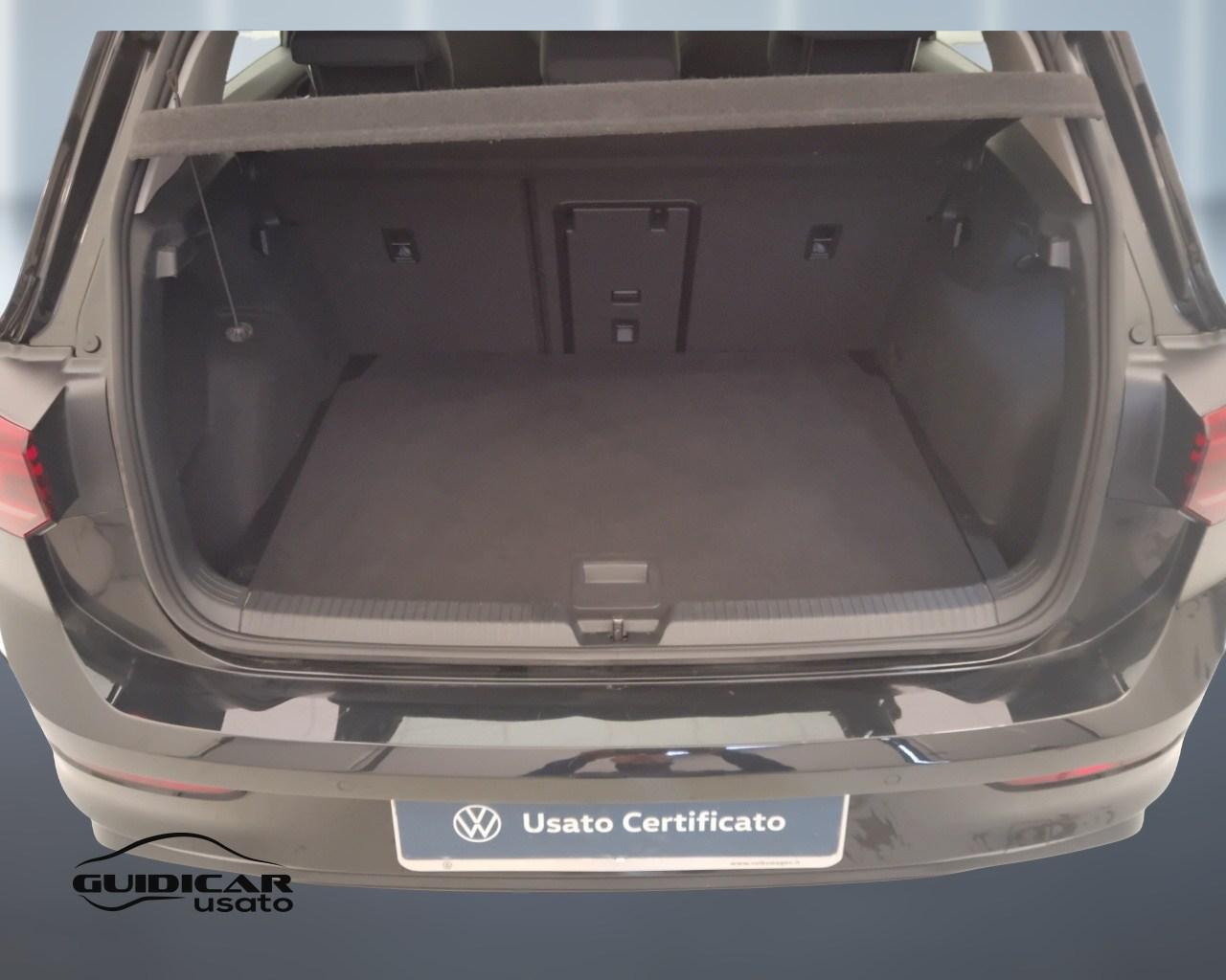 VOLKSWAGEN Golf VIII 2024 - Golf 2.0 tdi Life 115cv