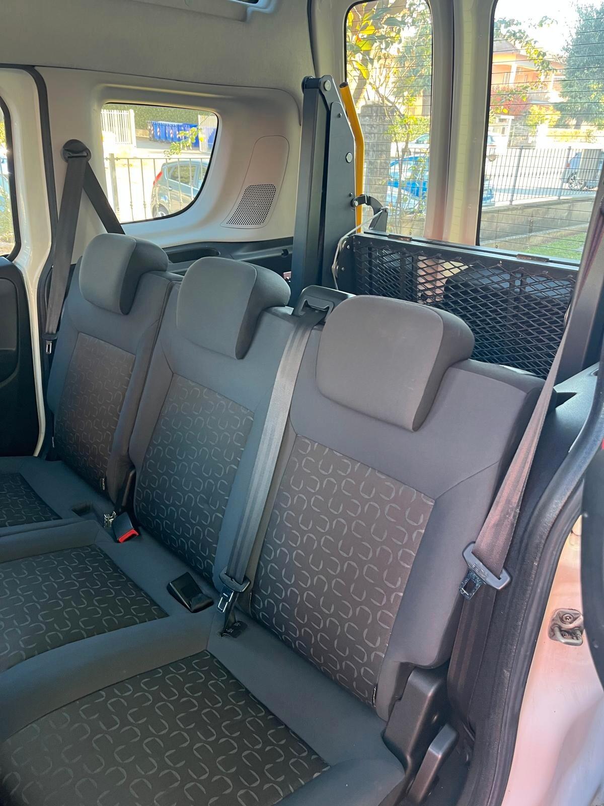 Fiat Doblo 1.6 MJT trasporto disabili - 2012