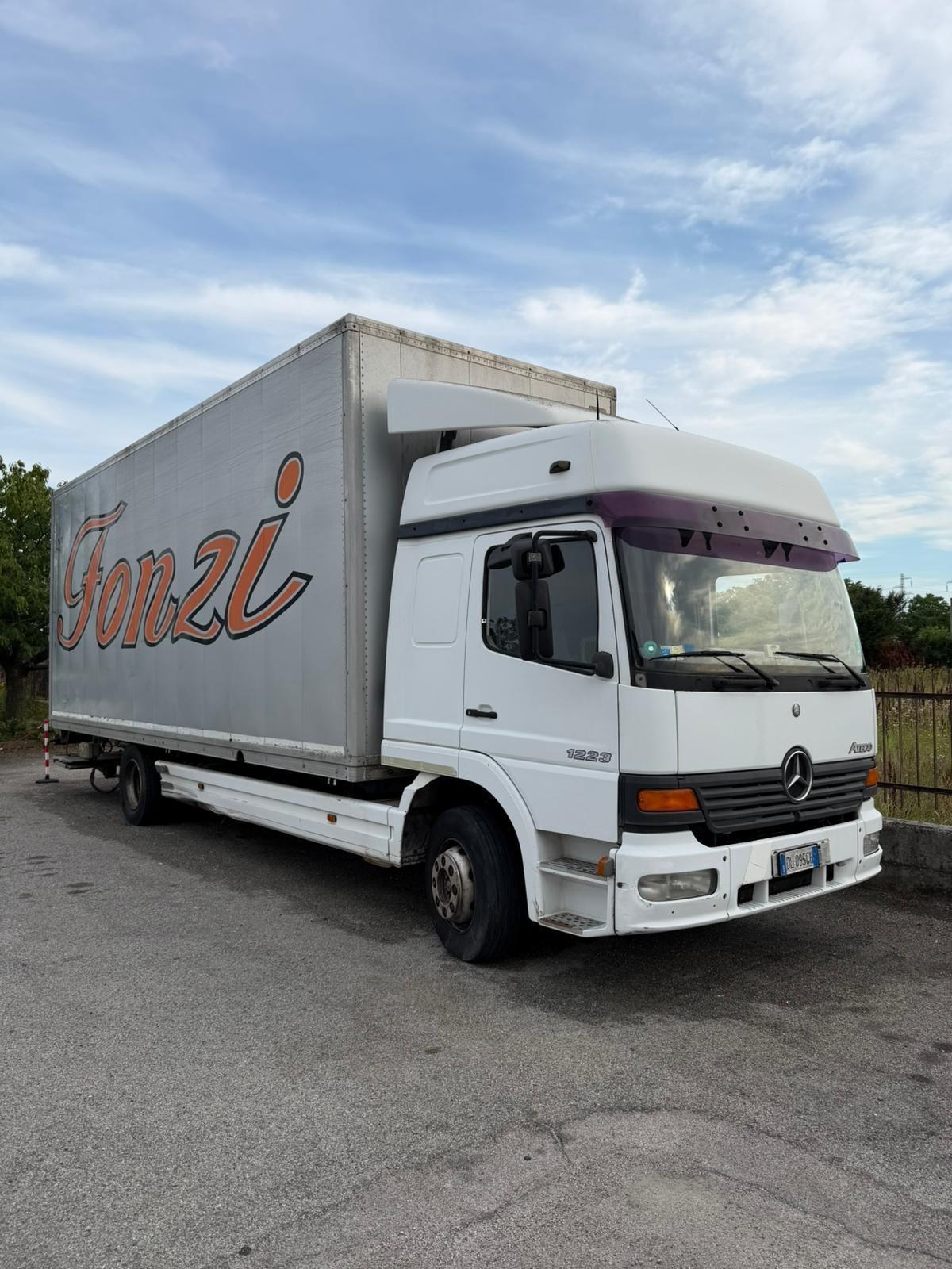 Mercedes atego 2003 6.3 diesel sponda idraulica