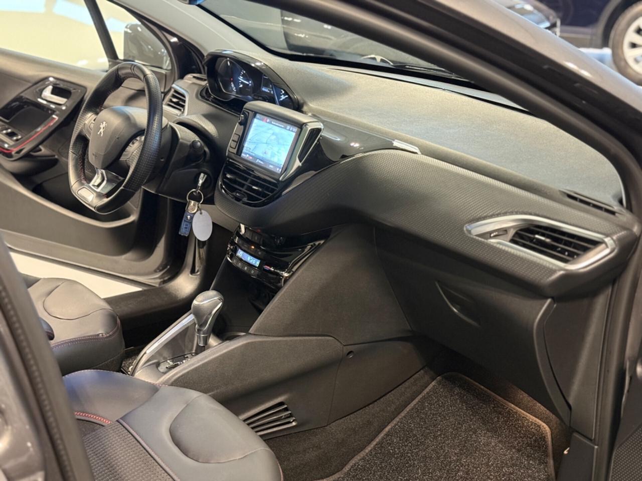 Peugeot 208 5p 1.2 GT Line 30.000KM! Sport