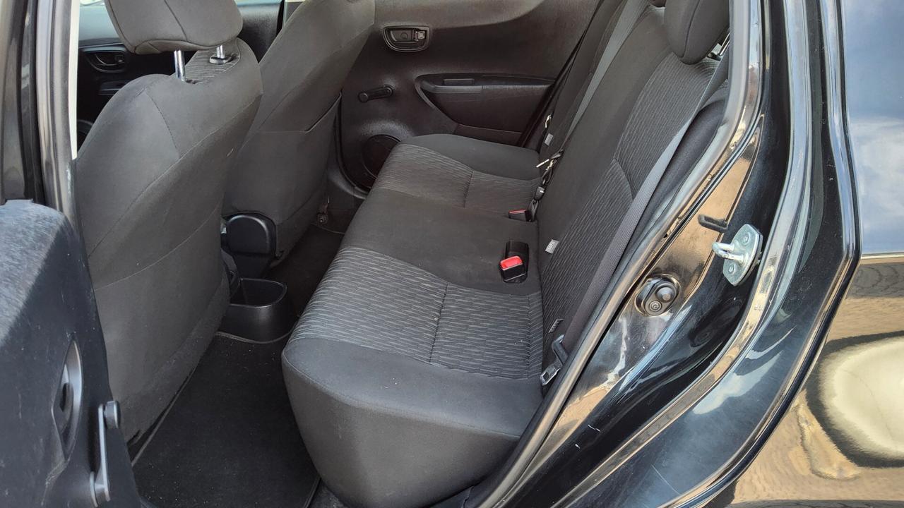 Toyota Yaris 1.0 5 porte Lounge
