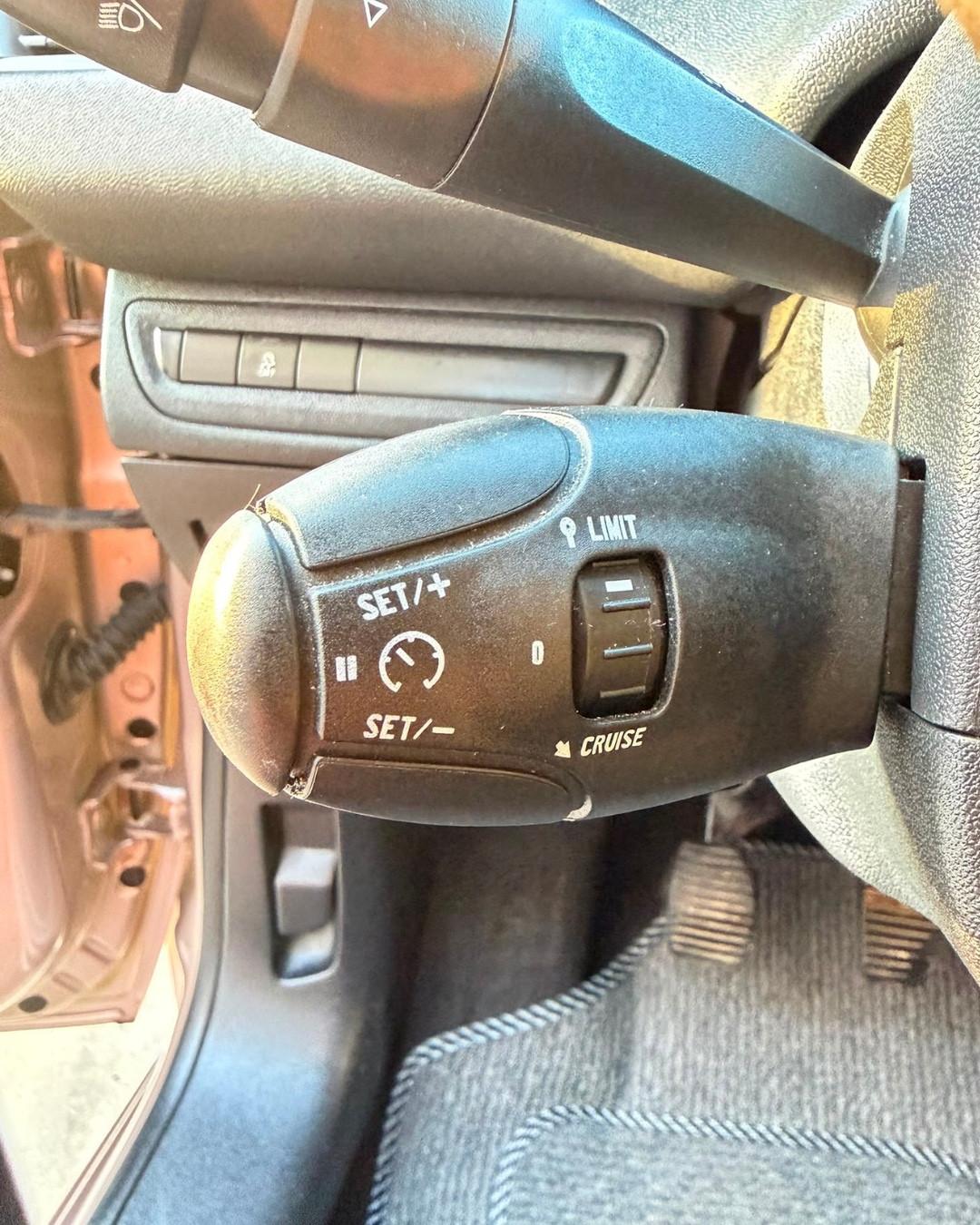Peugeot 208 1.2 VTi 82 CV 5 porte Allure