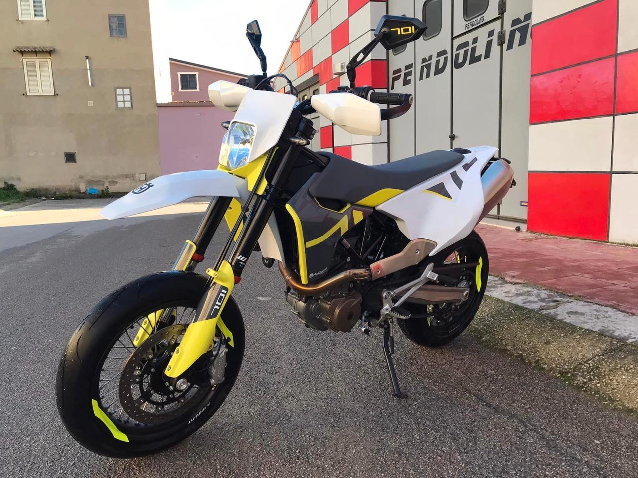 Husquarna 701 Supermoto