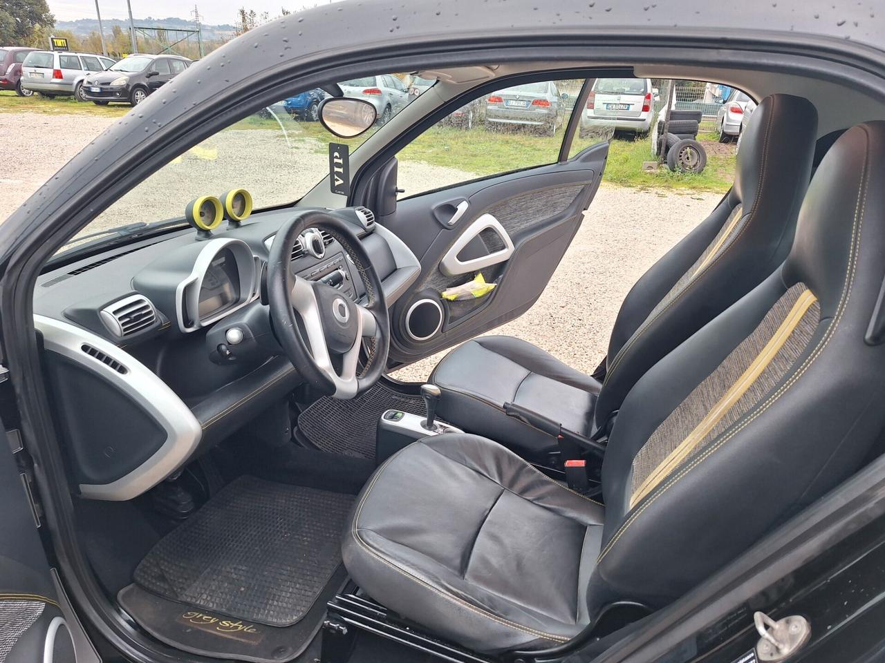 Smart ForTwo 1000 52 kW MHD coupé GRYN PASSION GRIGIO OPACO NEOPATENTATI