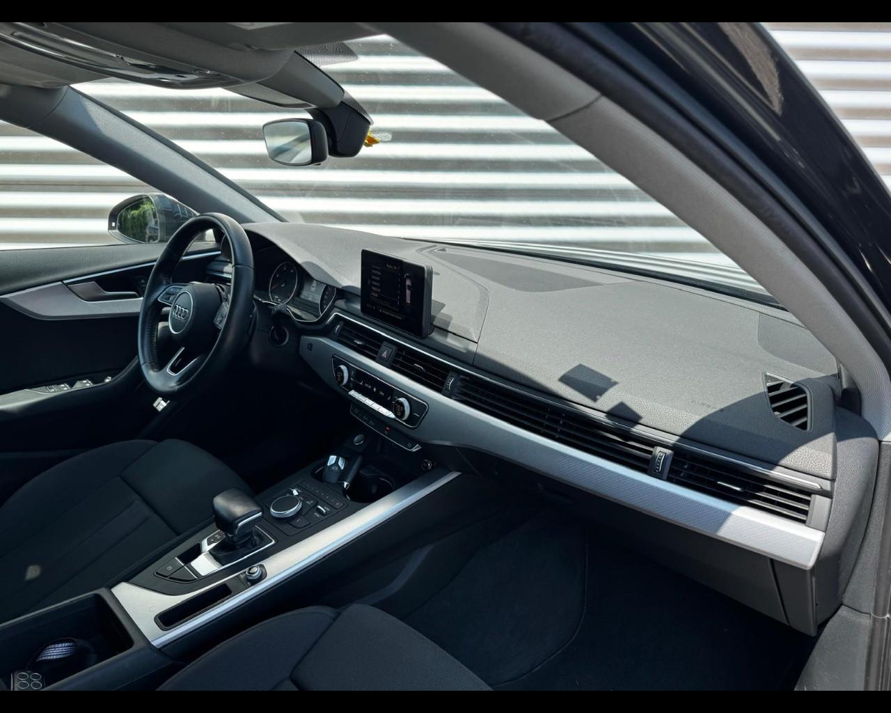 AUDI A4 AVANT 40 TDI S-TRONIC SPORT
