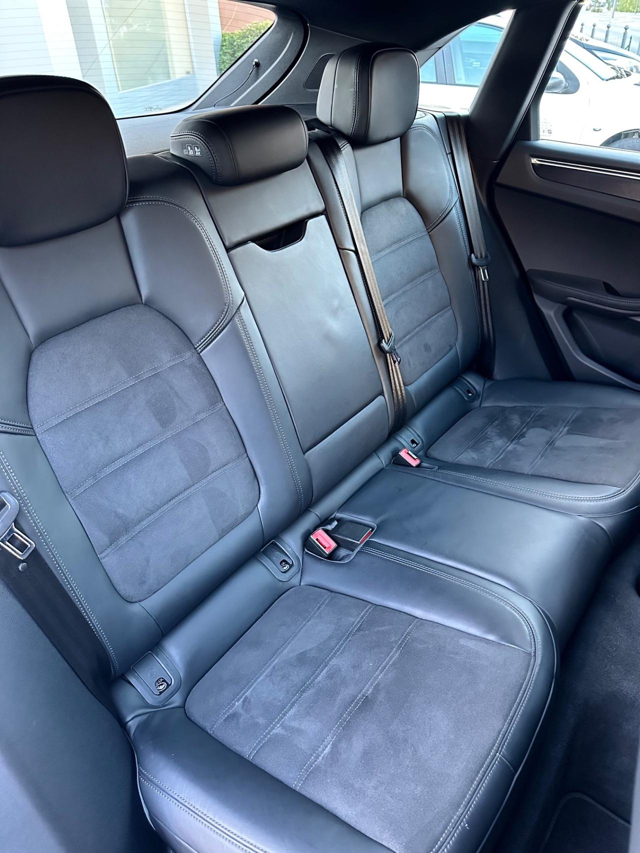 Porsche Macan 2.9 GTS 441Cv - Iva Esposta