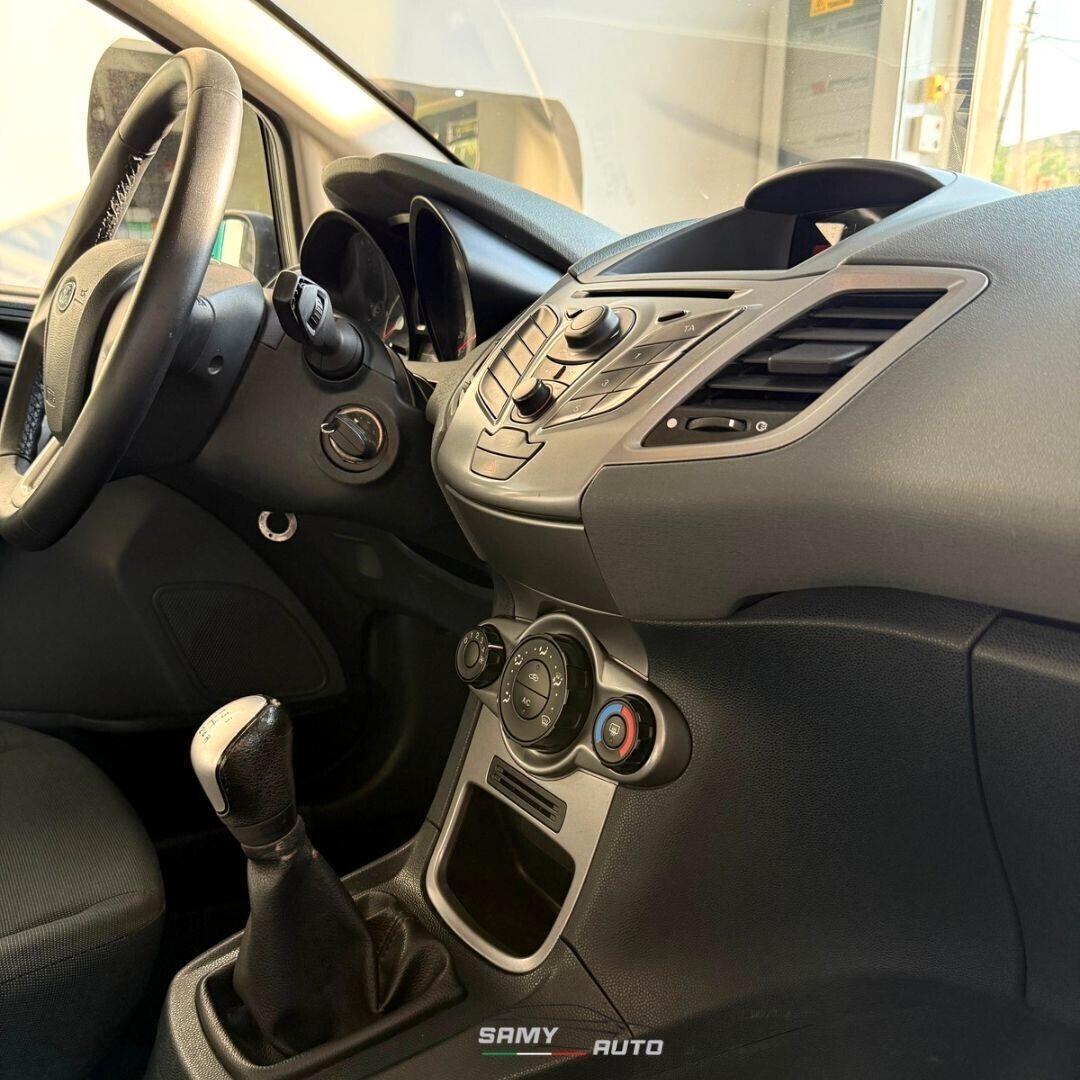Ford Fiesta 1.4 TDCi 70CV 5 porte Titanium