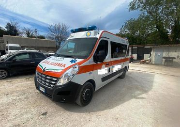 Renault ambulanza /POSSIBILE AUTOCARRO 2 P CAMPER