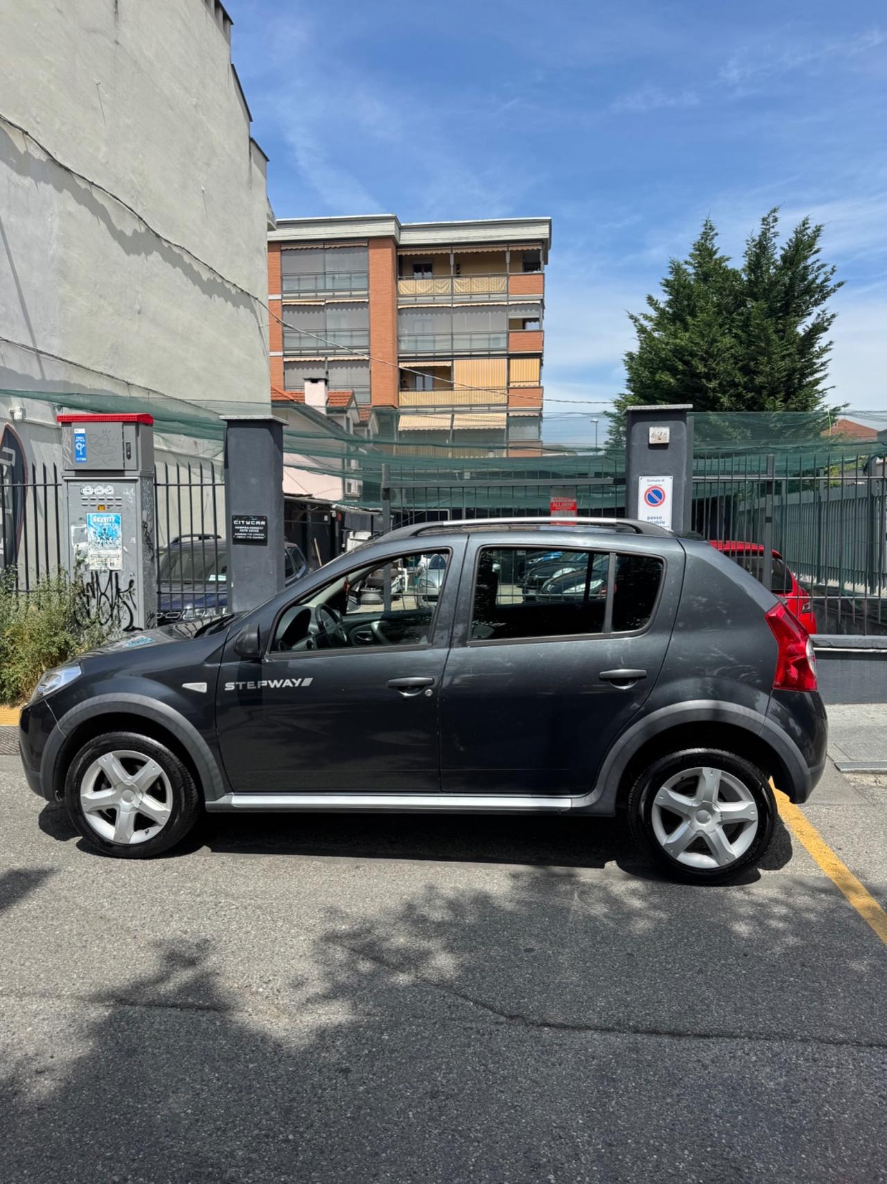 Dacia Sandero Stepway 1.6 90CV benz