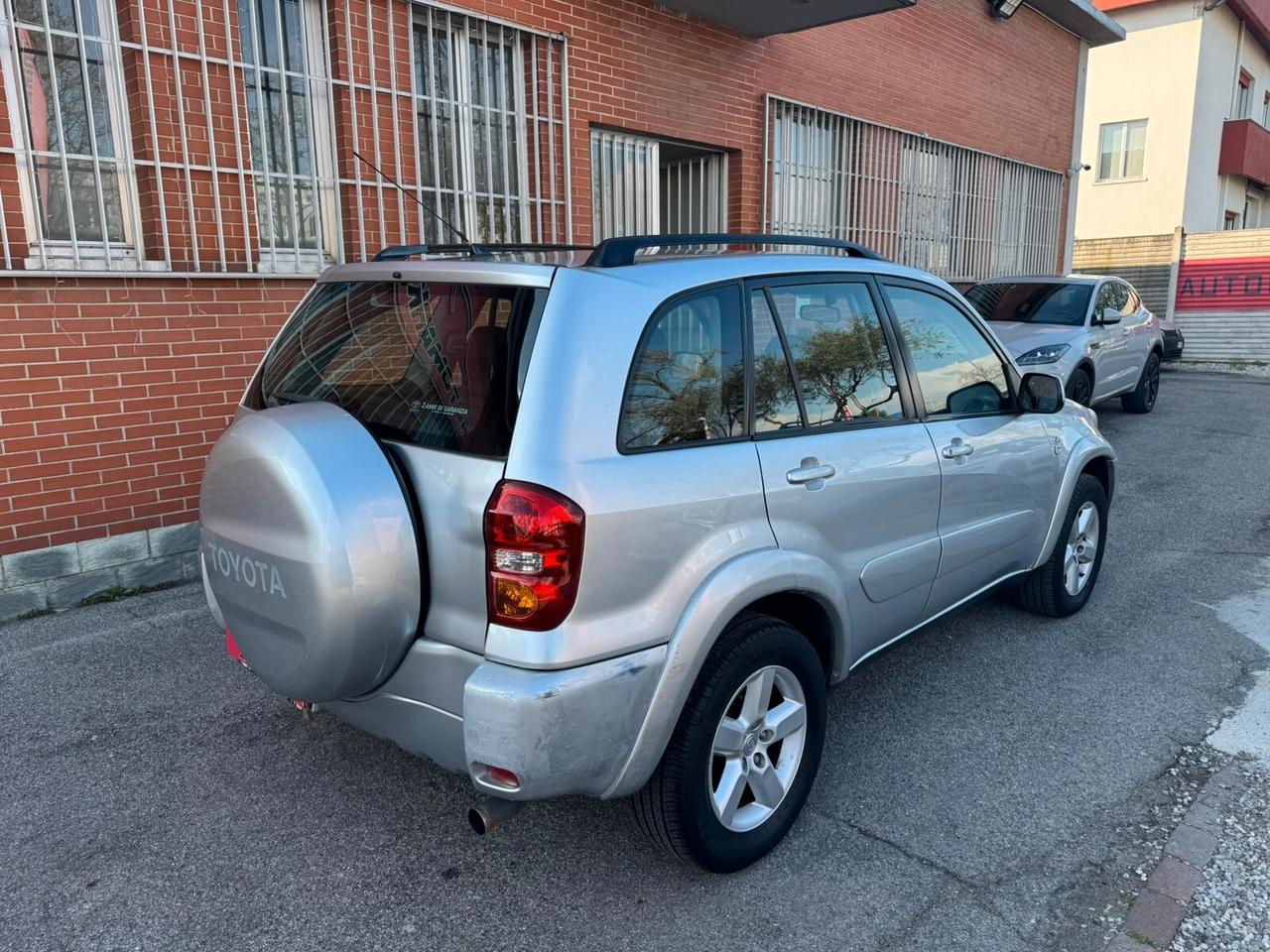 Toyota RAV 4 RAV4 2.0 Tdi 116cv D-4D cat 5 porte Sol