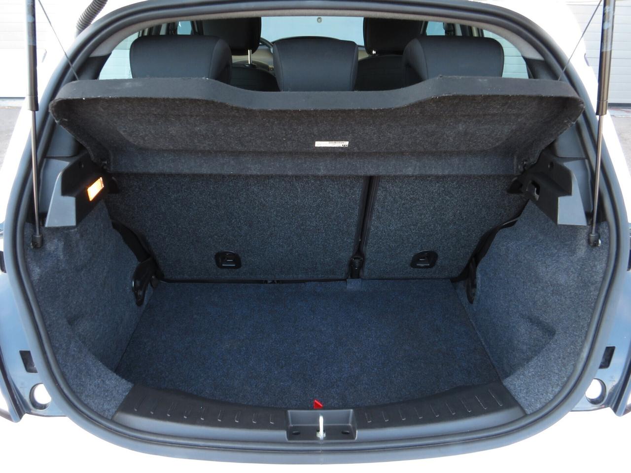Lancia Ypsilon 1.2 Elefantino Blu. km 56.600. climatizzatore/Bluetooth