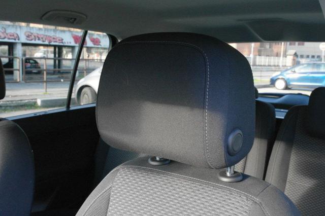 VOLKSWAGEN Touran 2.0 TDI 115 CV DSG Business BlueMotion Technology