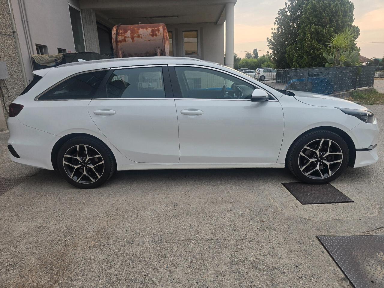 Kia Ceed Sportswagon 1.6 CRDi 136 CV MHEV DCT SW Business