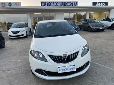 Lancia Ypsilon Ypsilon 1.0 firefly hybrid Silver