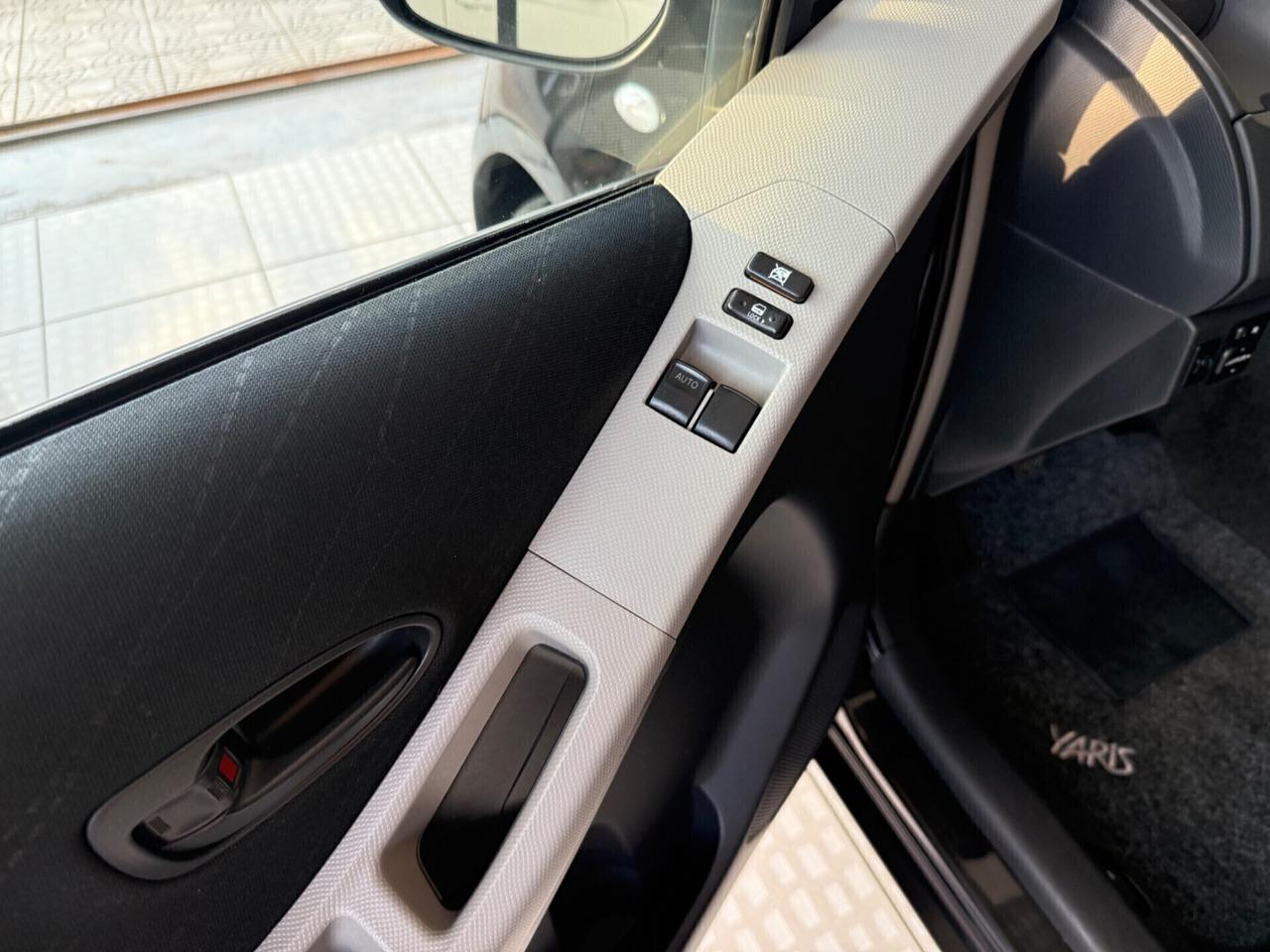 Toyota Yaris 1.4 D-4D 5 porte Sol