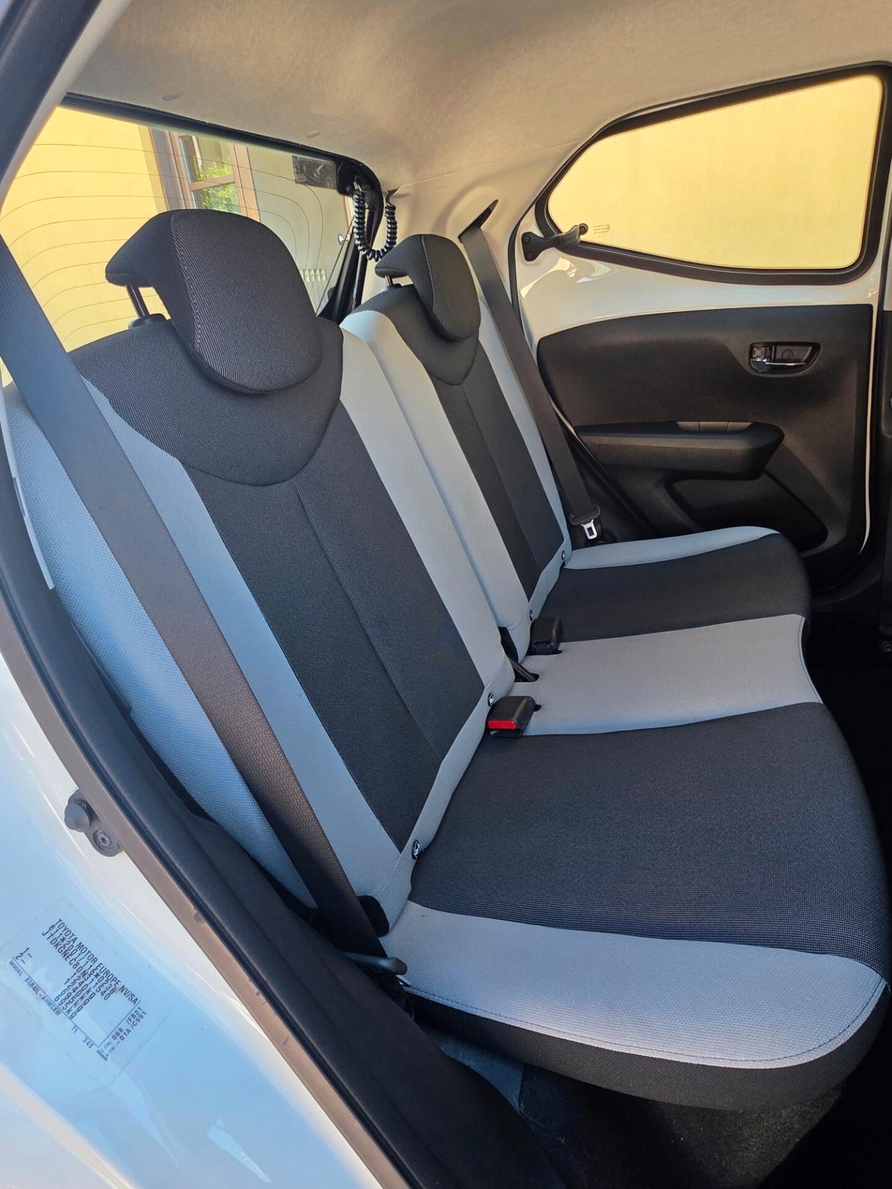 Toyota Aygo 1.0 VVT-i 69 CV 5 porte x-Play