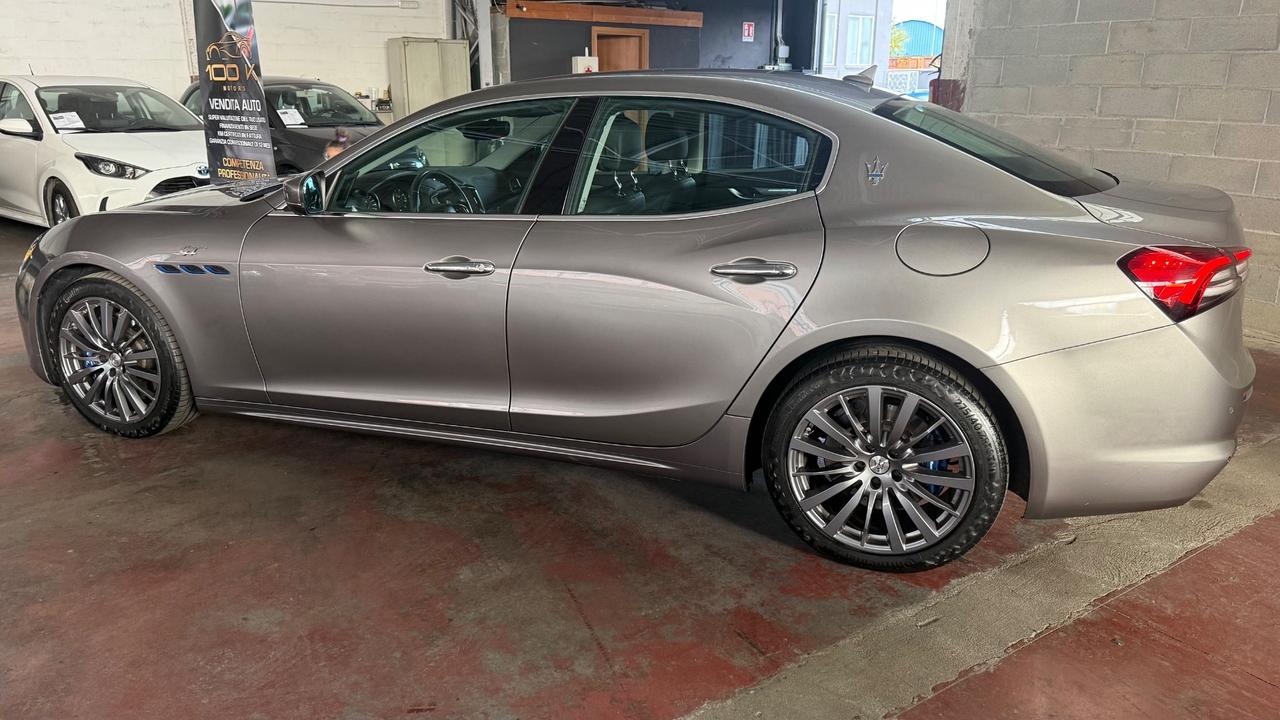 Maserati Ghibli 330 CV MHEV GT