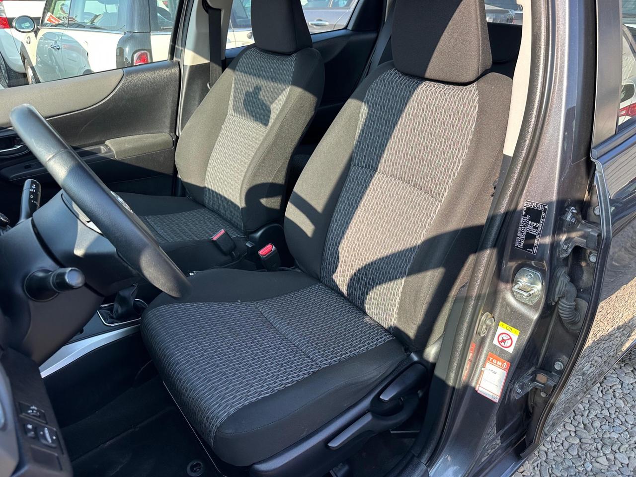 Toyota Yaris 1.0 5 porte Lounge neopatentati