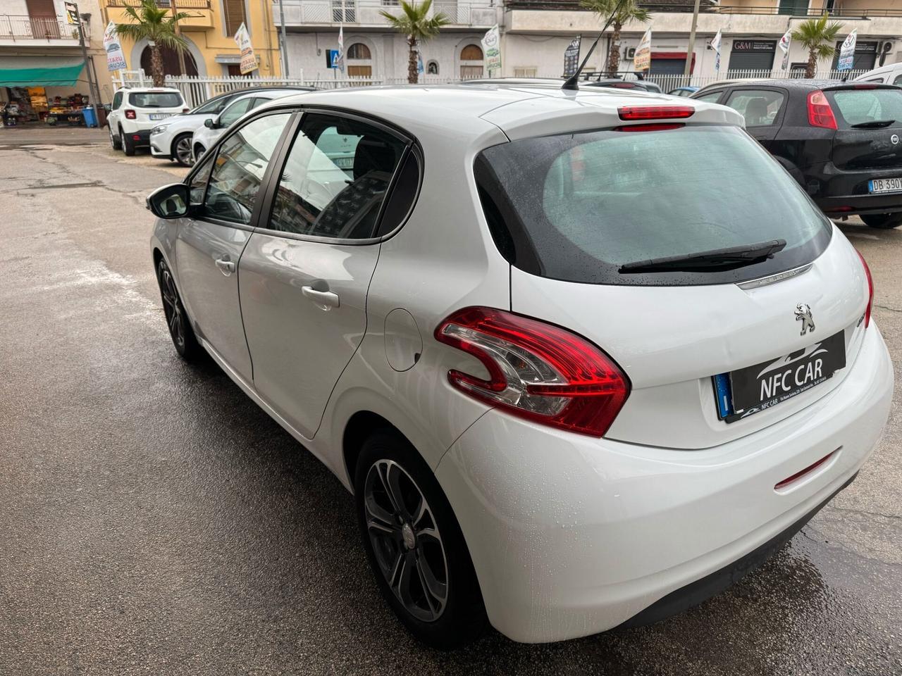 Peugeot 208 PureTech 82 5 porte Allure