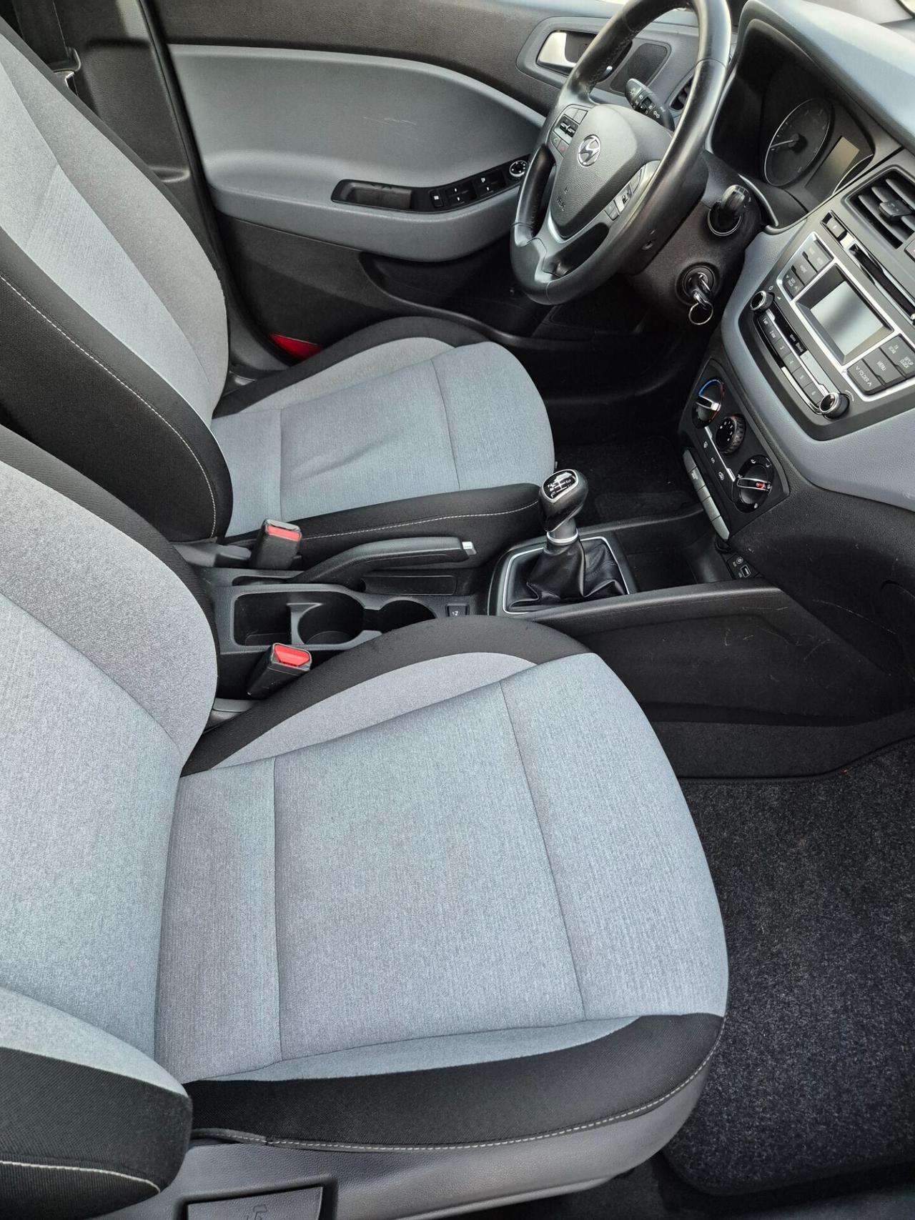 Hyundai i20 1.1 CRDi 12V 5 porte neopatentati