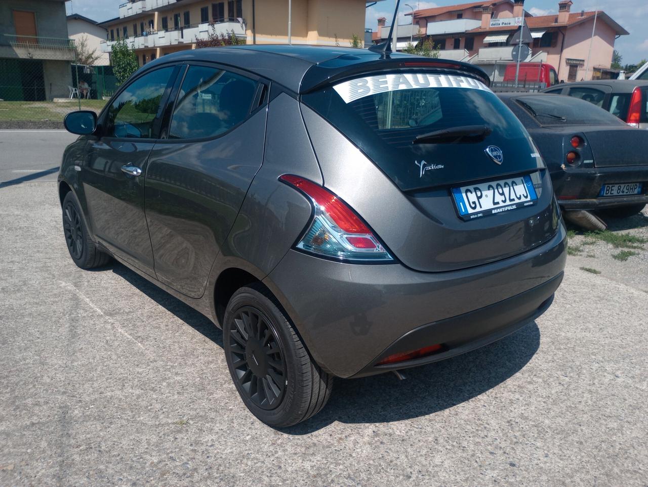 Lancia Ypsilon 1.0 FireFly 5 porte S&S Hybrid Silver Plus