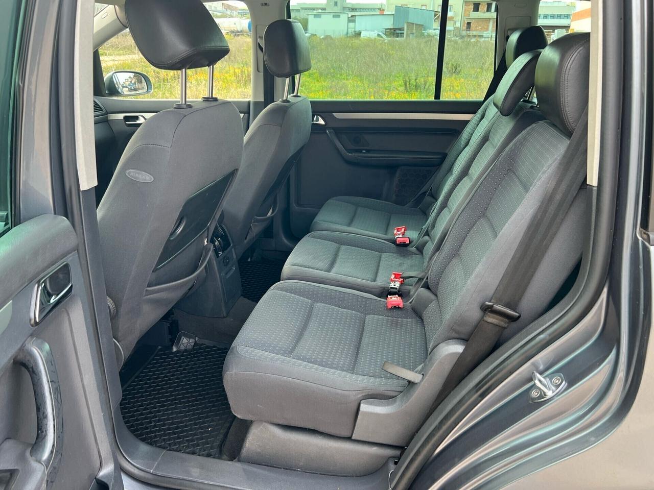 Volkswagen Touran 2.0 16V TDI DSG Highline