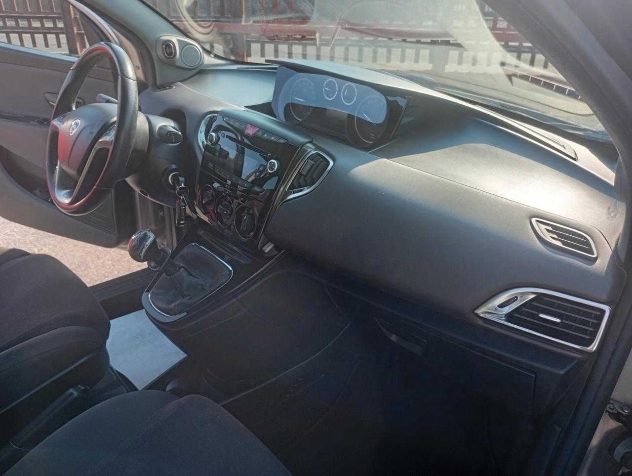 Lancia Ypsilon 1.2 69 CV 5 porte GPL Ecochic NEOPATENTATI OK