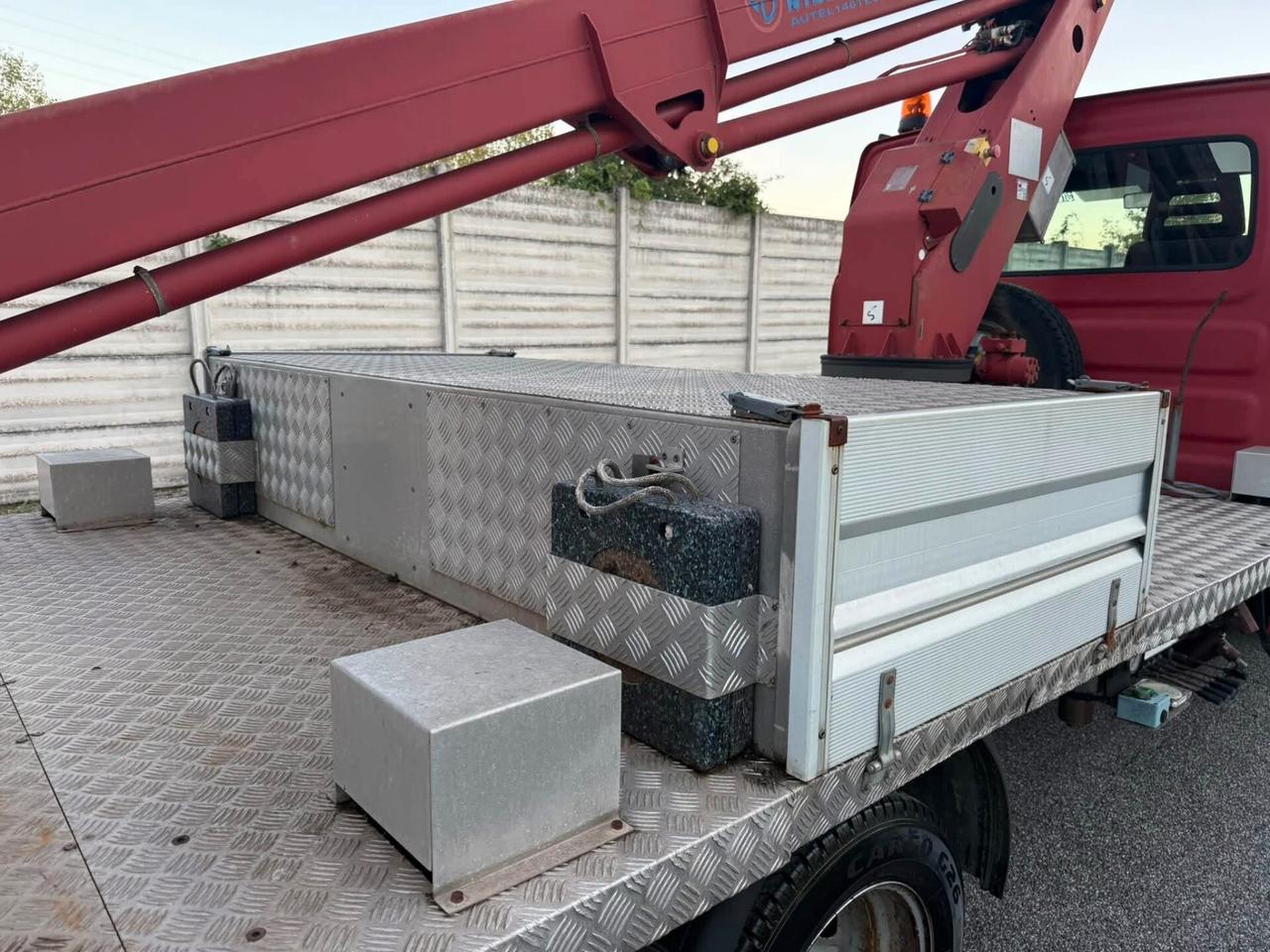 Iveco Daily 35 2.3 CON PIATTAFORMA E CESTELLO