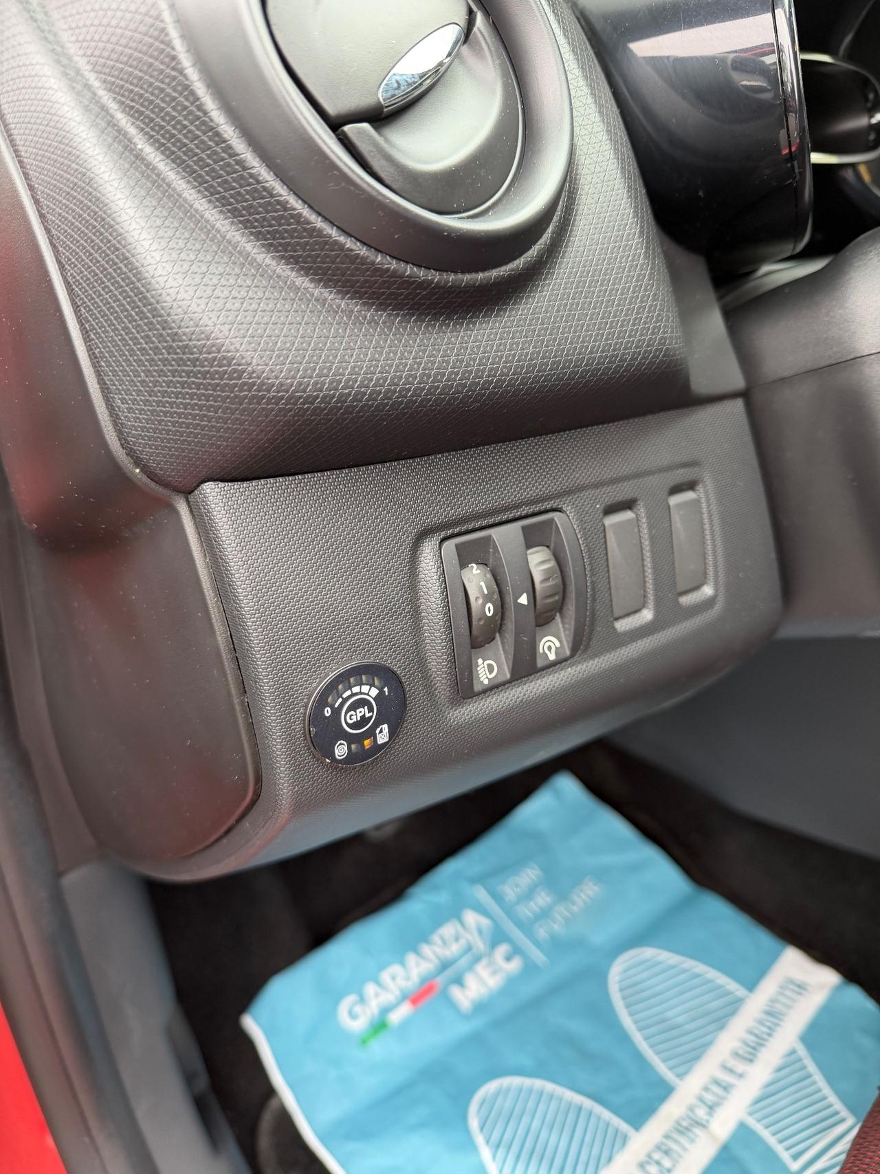 Renault Clio 1.2 75CV GPL 5 porte - NEOPATENTATI-