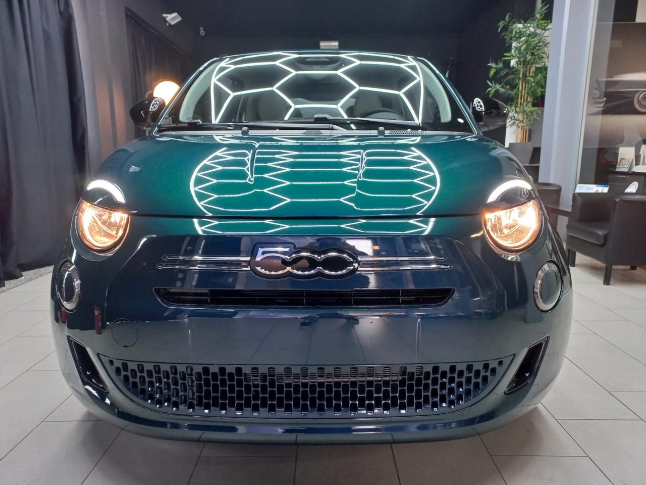 Fiat 500 Berlina Hybrid Icon