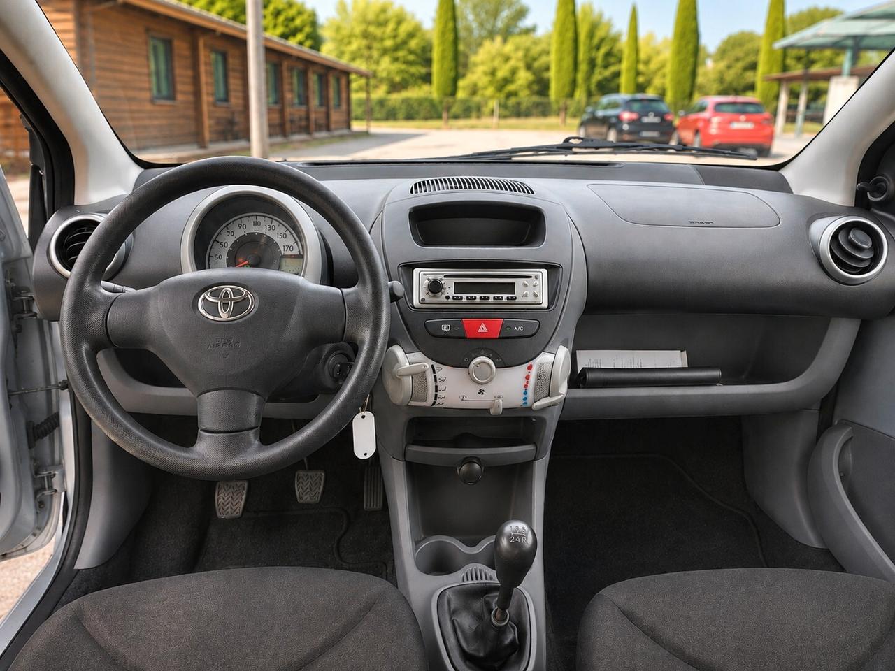 Toyota Aygo 1.0 12V VVT-i 5 porte Sol