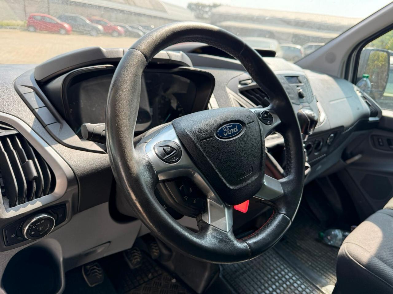 Ford Tourneo Custom 300 2.2 TDCi 125CV PC Trend
