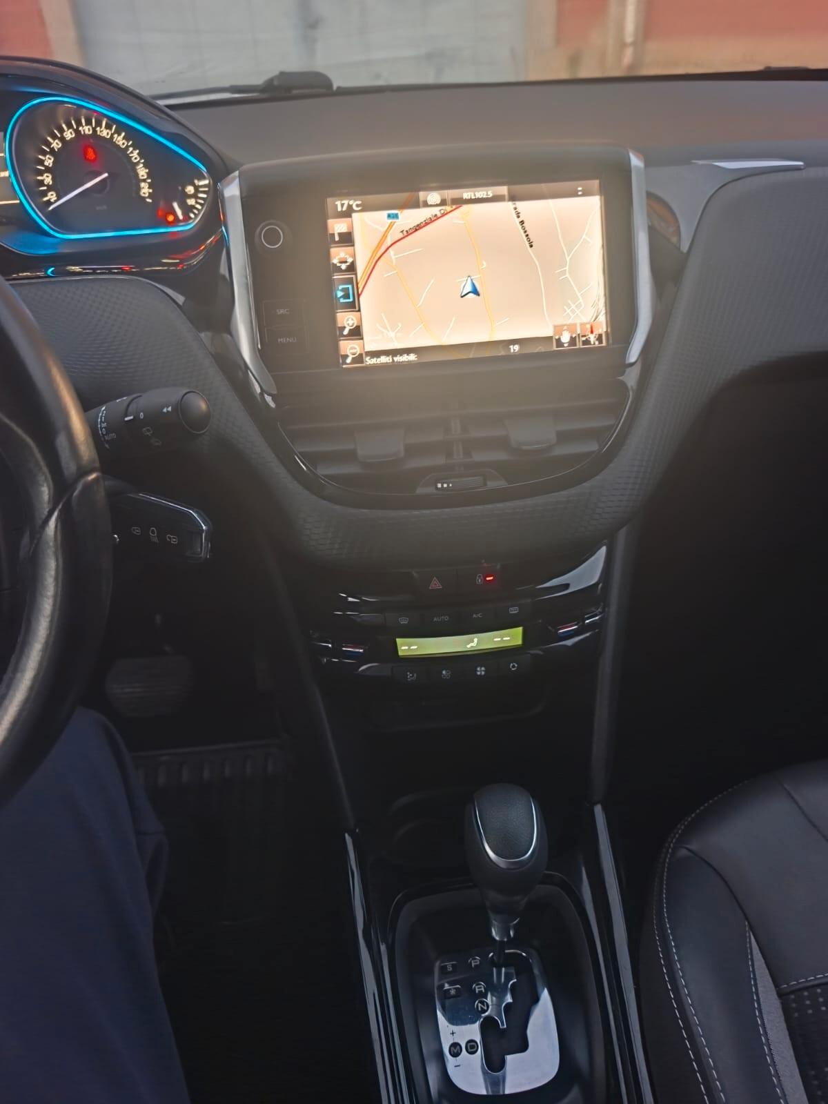 Peugeot 2008 -2016--1.2 Benzina Neopatentati