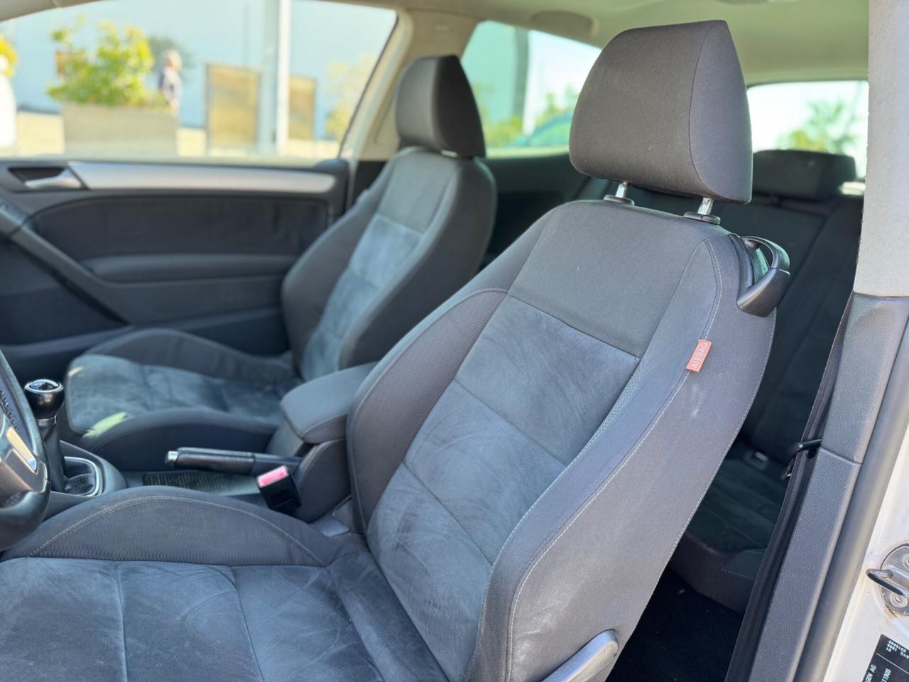 VOLKSWAGEN GOLF 1.6 TDI 105CV GARANZIA 12 MESI