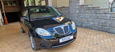 Lancia Ypsilon 1.3 MJT 75 CV Oro