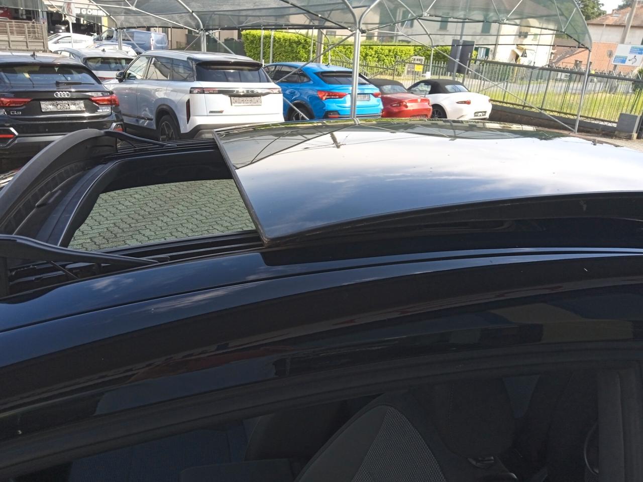 Volkswagen Maggiolino 1.2 TSI Design tetto apribile sens park x2 navy vol multifunzioni lim. di velocita' pronta consegna