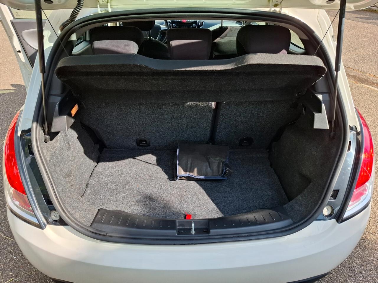 Lancia Ypsilon 1.2 69 CV 5 porte GPL Ecochic Gold