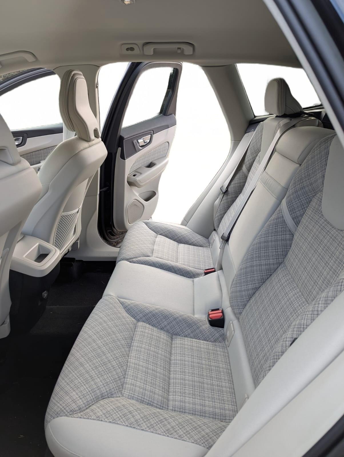 Volvo XC 60 XC60 B4 (d) automatico Core | da €300,50 al mese