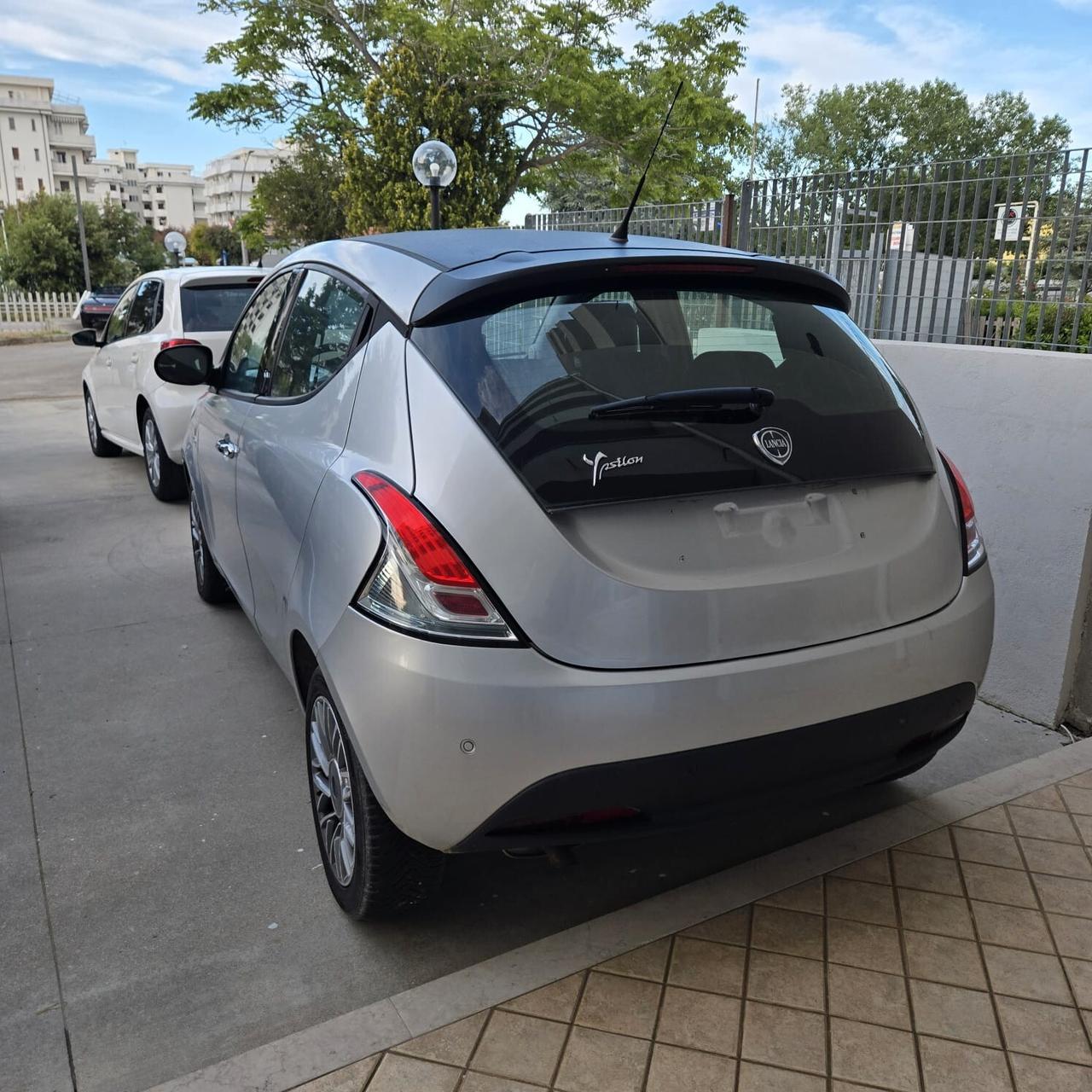 Lancia Ypsilon 1.3 MJT 16V 95 CV 5 porte S&S Silver