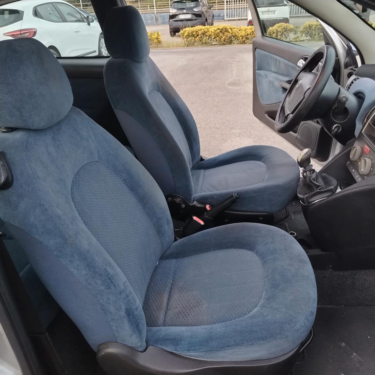 Lancia Ypsilon 1.2 16V Argento