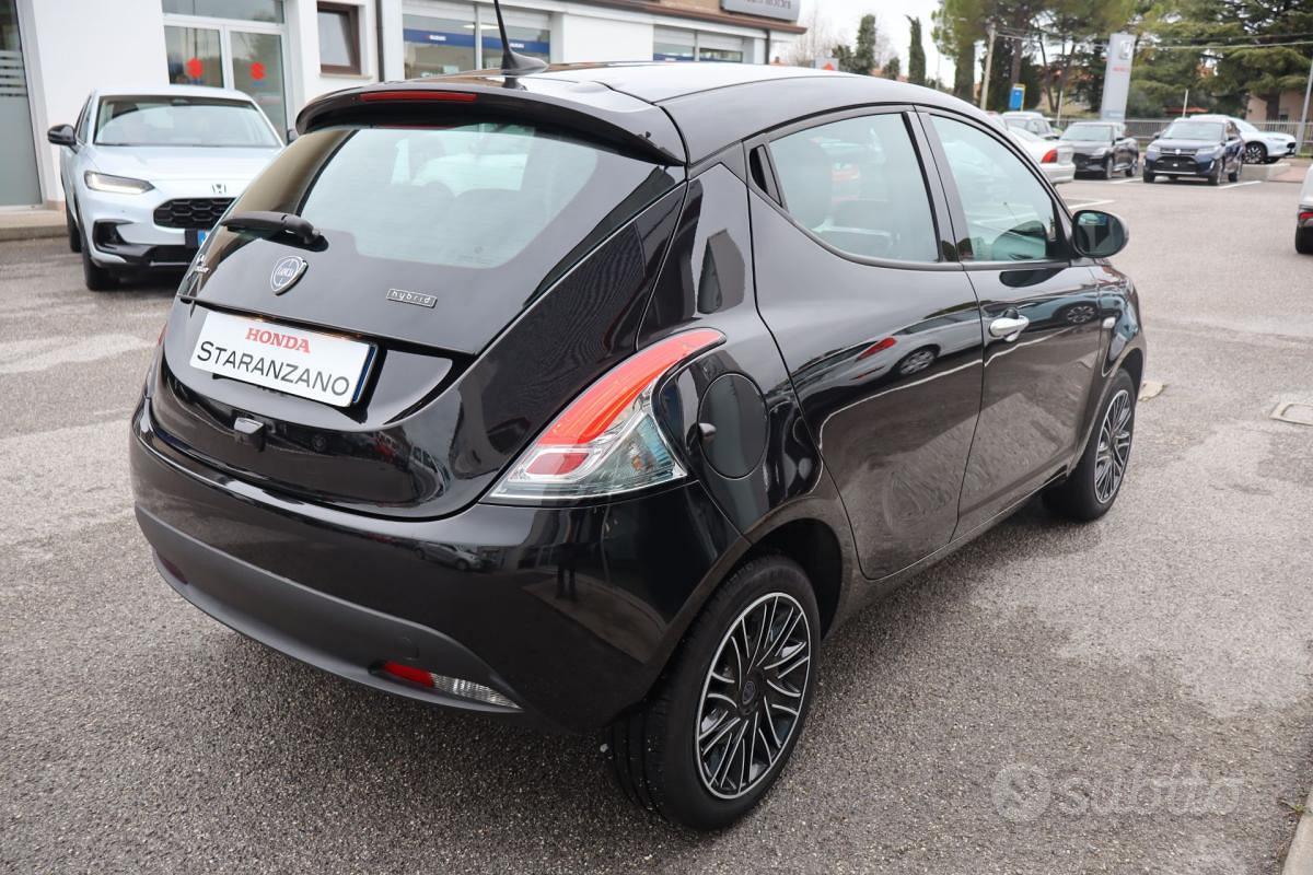 Lancia Ypsilon 1.0 FireFly 5p.S&S Hybryd Gold