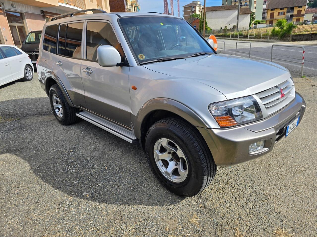 Mitsubishi Pajero 3.2 DID WAGON GLS 7 POSTI