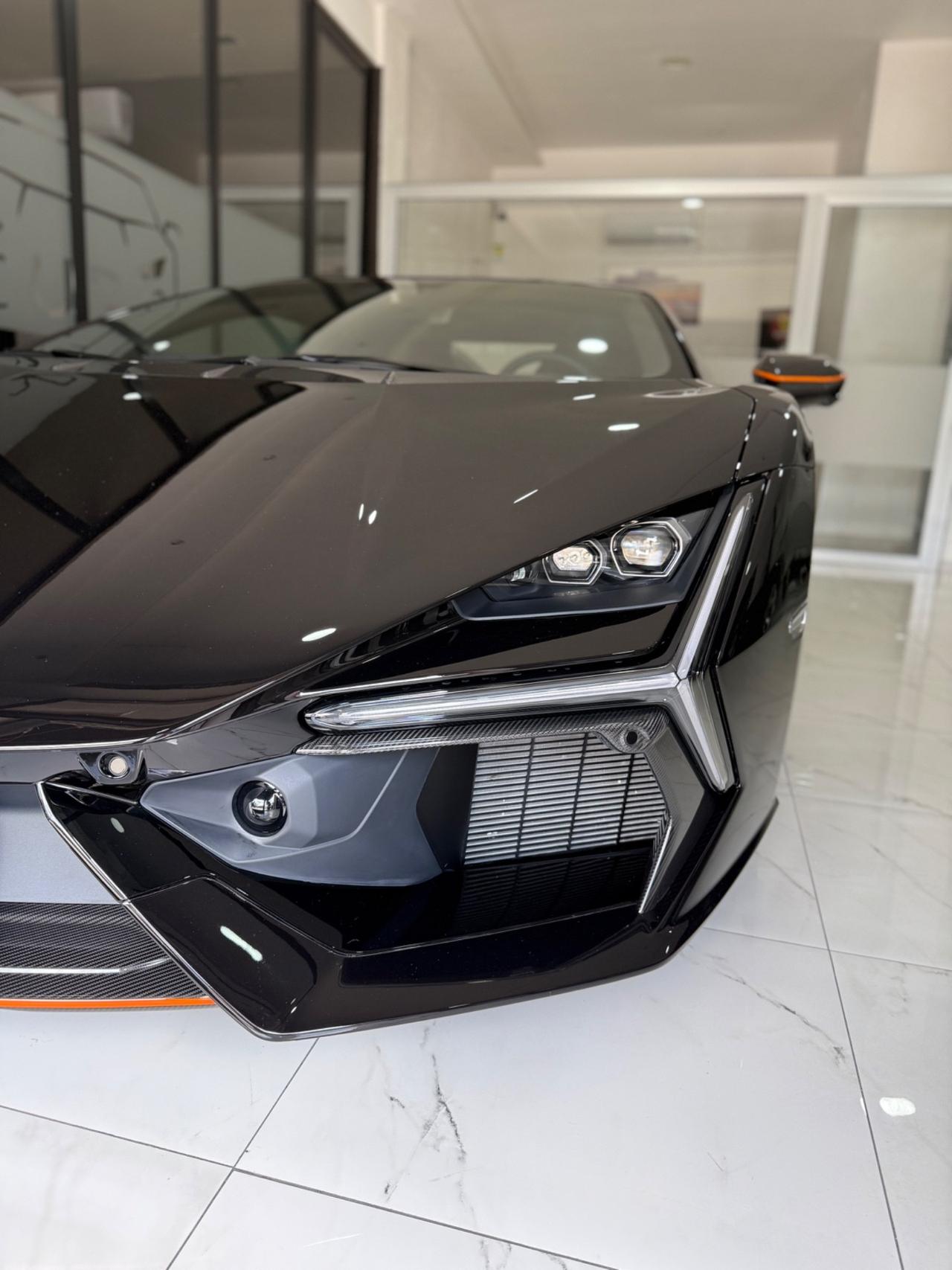 Lamborghini Revuelto 6.5 V12