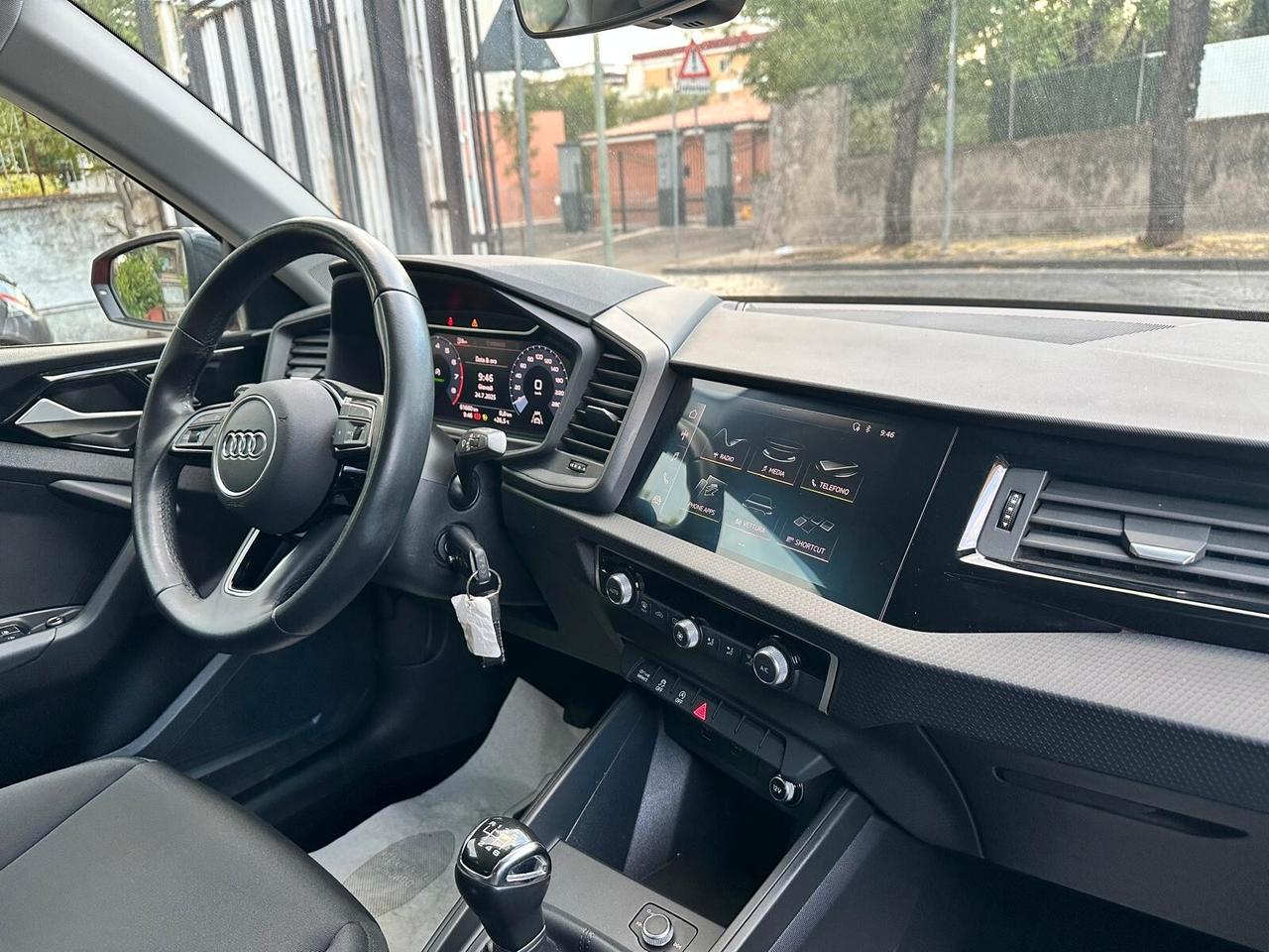 Audi A1 citycarver 30 TFSI Identity Contrast