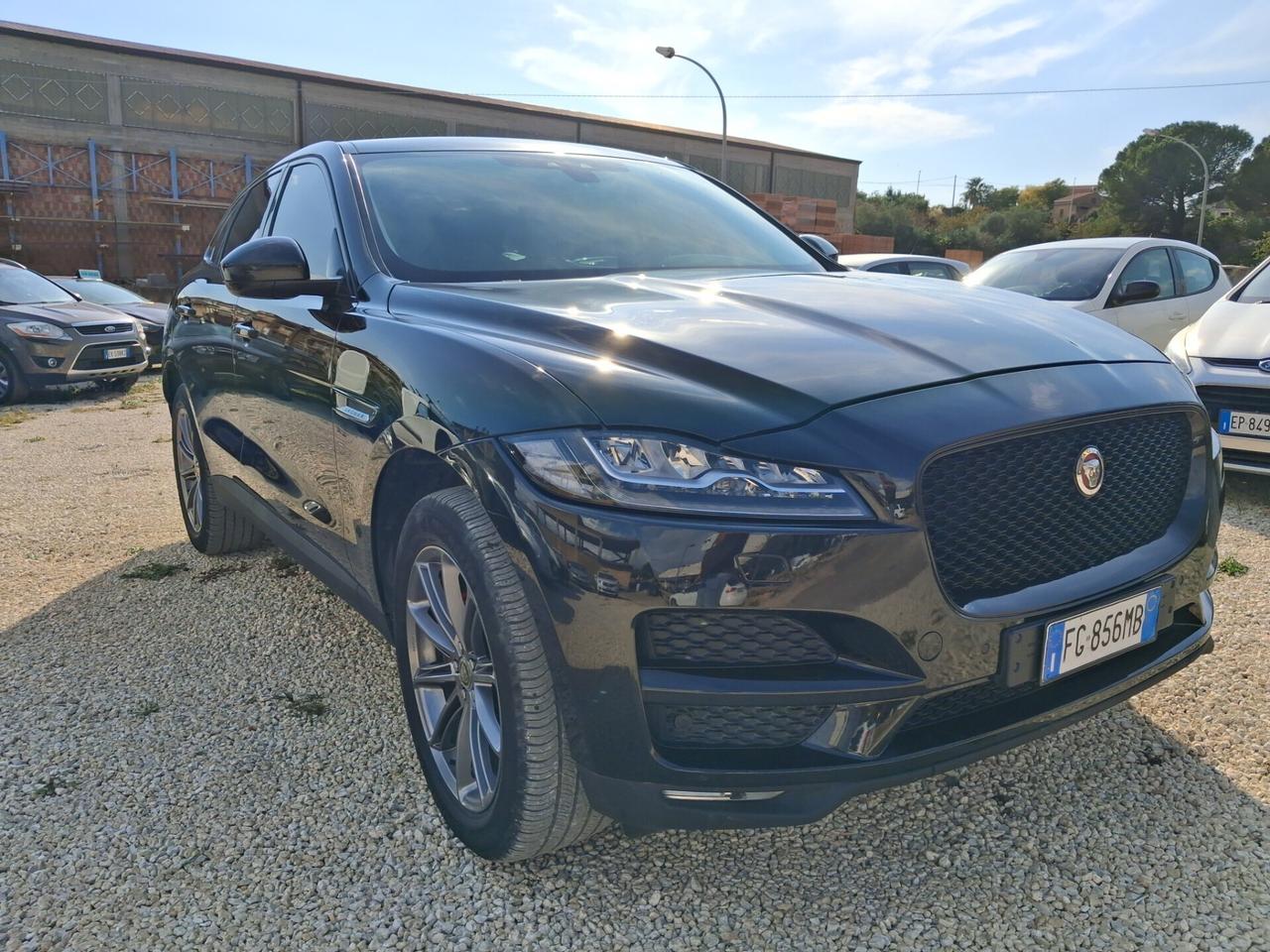 Jaguar F-Pace 2.0 D 180 CV R-Sport catena fatta tu